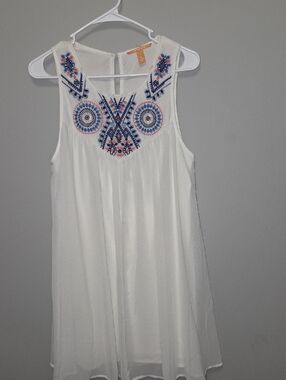 Chelsea & Violet White Sleeveless Tunic with Blue and Coral Embroidery